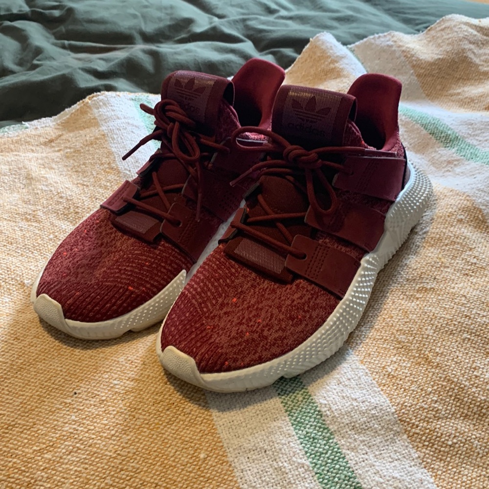 EUC Adidas Prophere